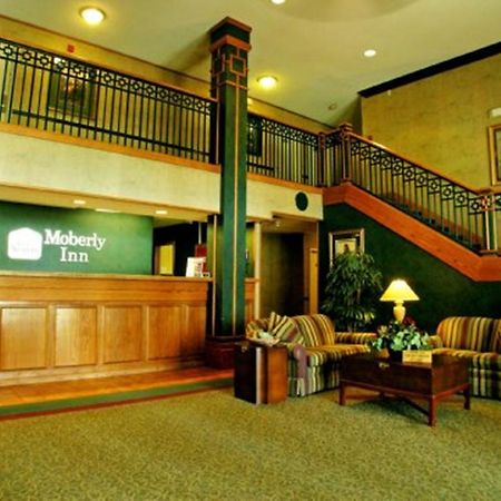 Moberly Inn & Suites Exteriör bild
