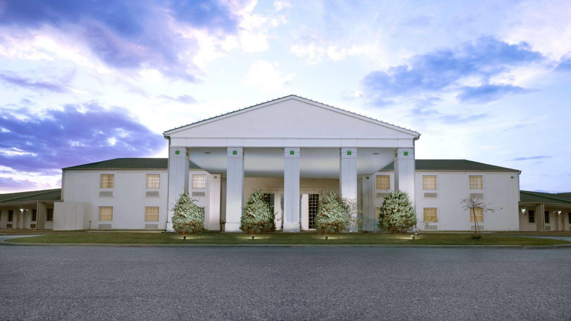 Moberly Inn & Suites Exteriör bild
